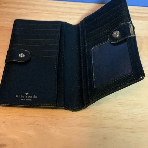 Kate Spade Wallets Gold Large Wallet pink inside Black Bi-Fold Wallet PPO - Picture 3 of 5